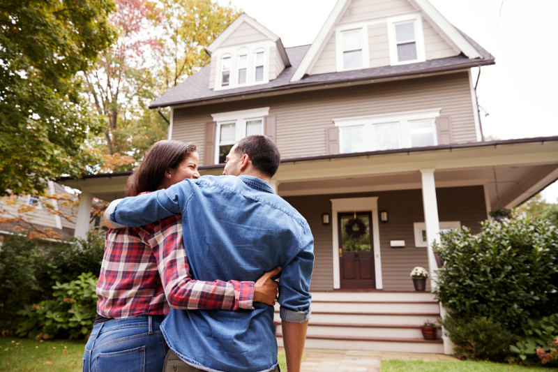 couple moving to new home